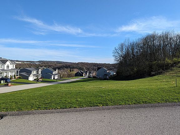 3rd image of 143 Tartan Dr