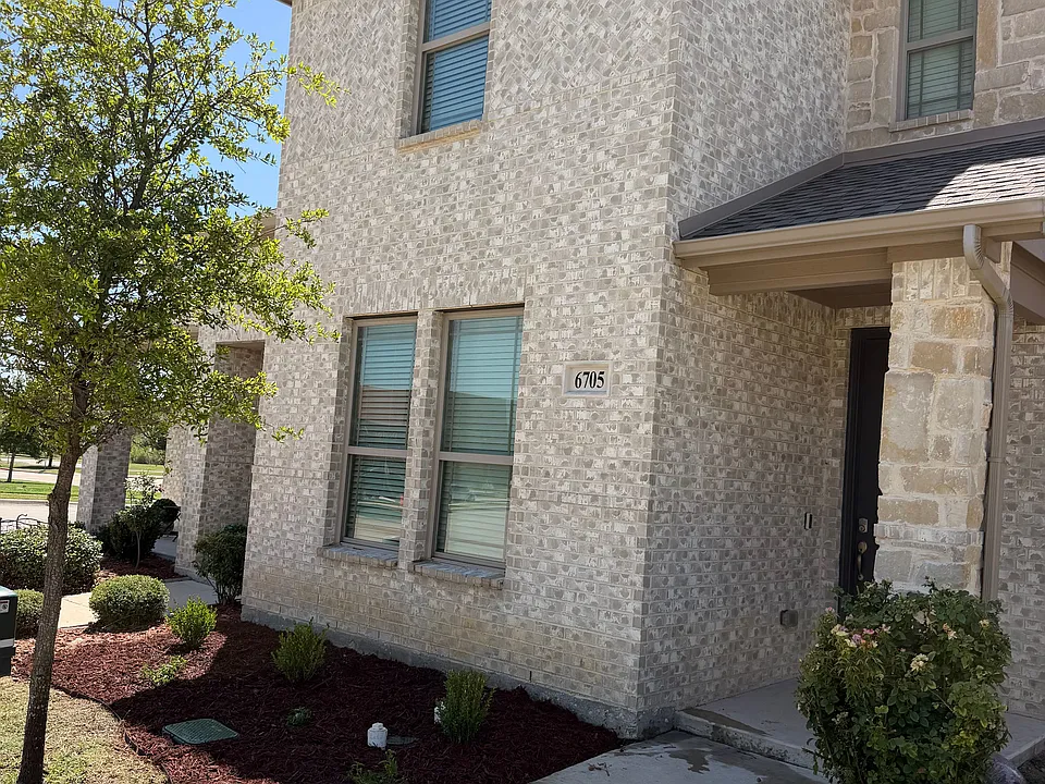6705 Farsight Dr #6705
