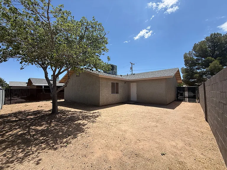 2539 Ashfork Ave — Photo 13
