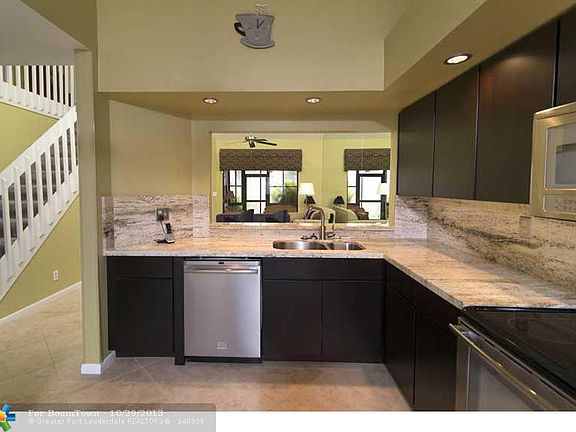 5th image of 8447 Waterford Cir #8447