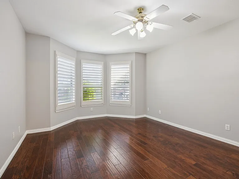 3201 Kent Dr — Photo 26