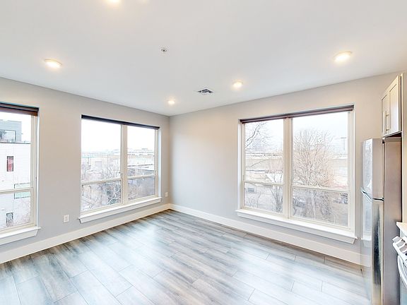 5th image of 55 W 5th St Penthouse 608