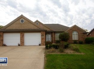 1445 Lake Dr, Morris, IL 60450