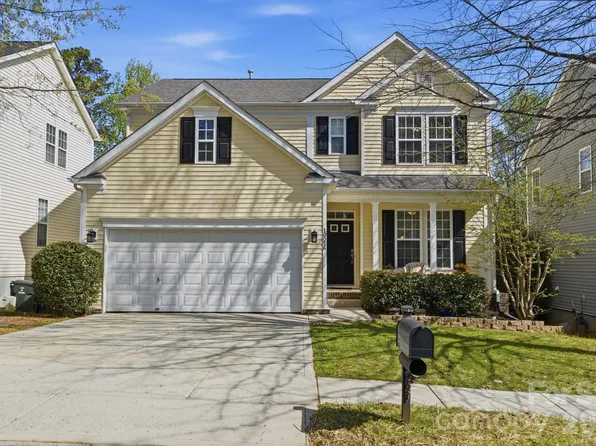 10056 Paisley Dr, Charlotte, NC 28269