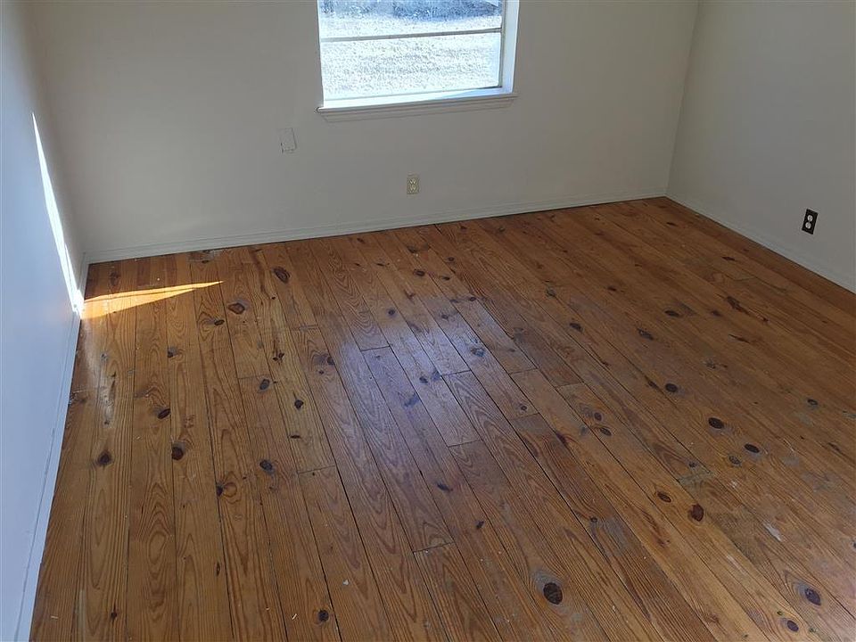 1st image of 41 Oakridge Ct