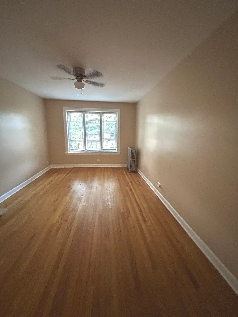 1 bed, 1000 sqft, $1,375 — Photo 2