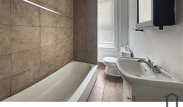 3 bed, 1074 sqft, $1,500 — Photo 2