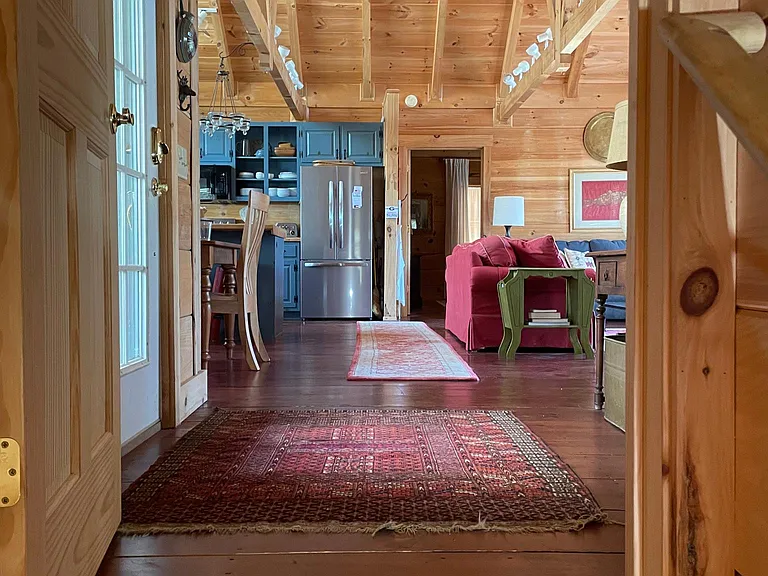 foyer coming in from front drive