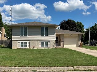 8 Regal Pl, Chatham Kent, ON N7M5P5