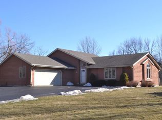 N121W20026 Dalebrook Dr, Richfield, WI 53076