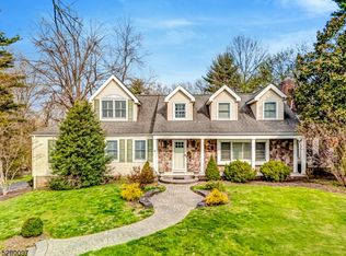 15 Blossom Dr, Basking Ridge, NJ 07920