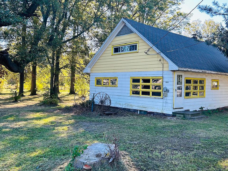 2nd image of 812 Christopher Dr