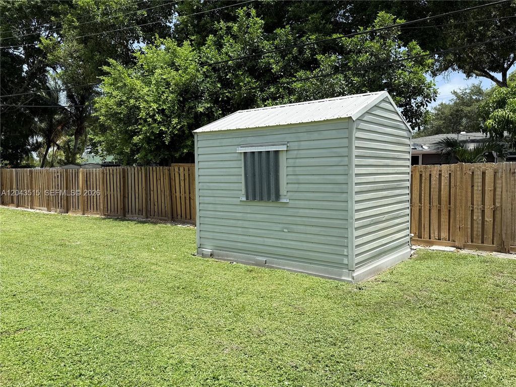 1232 SW 1st Ave, photo 6