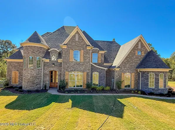 349 Poplar Ln, Holly Springs, MS 38635