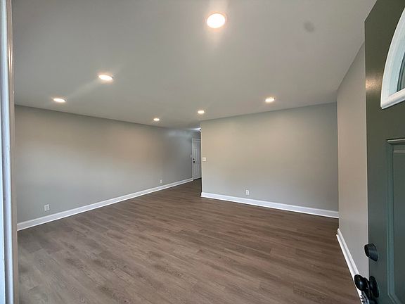 3rd image of 2397 Hamstrom Rd