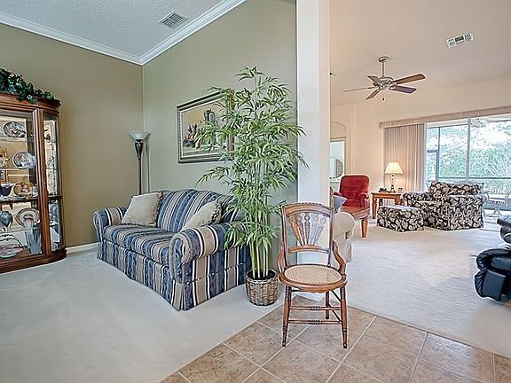 5th image of 24009 Robinwood St
