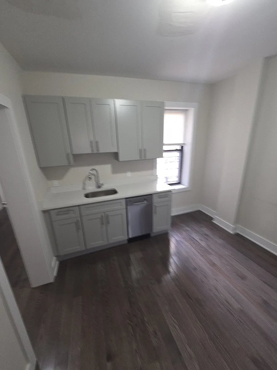 One Bedroom/One Bathroom - 650 Palisade Ave