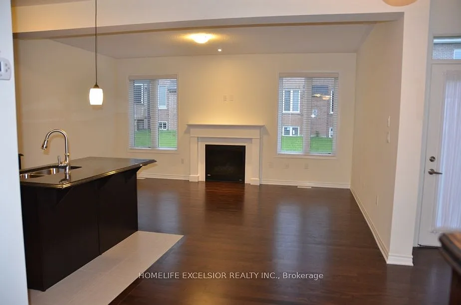 3 bed, $3,000 — Photo 4