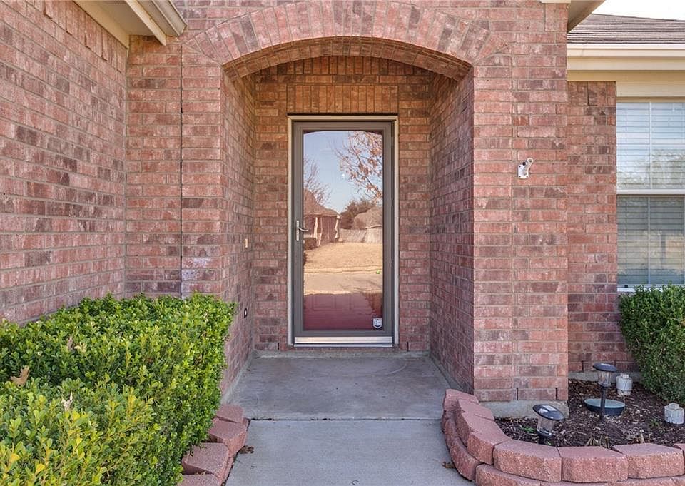 1st image of 1245 Mountain Peak Dr