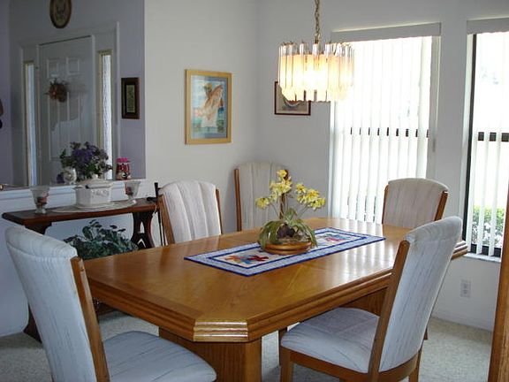 4th image of 520 SE Brookside Ter Terrace