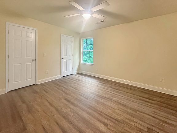 3rd image of 4045 Oliver Dr