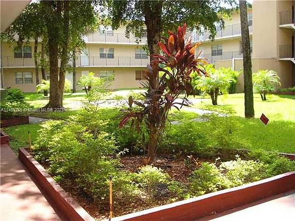 2nd image of 1330 W 54th St APT 109C