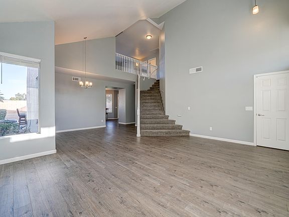 4th image of 691 N Alder Dr
