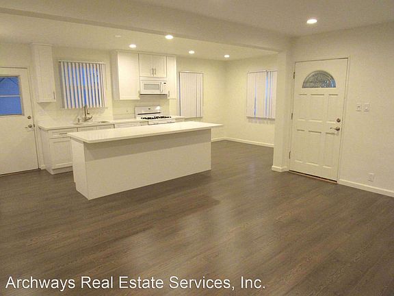 5th image of 4234 Mary Ellen Ave #5637970