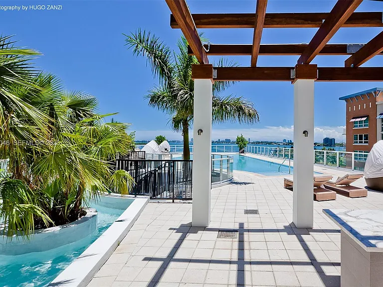 2020 N Bayshore Dr #2909 — Photo 29