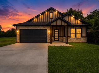 415 S 2nd St, La Porte, TX 77571