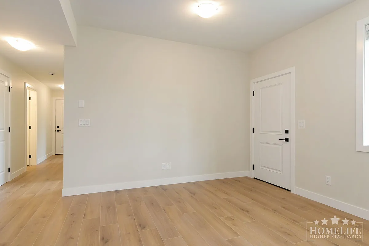 Building Photo - 46058 Bonny Ave #6