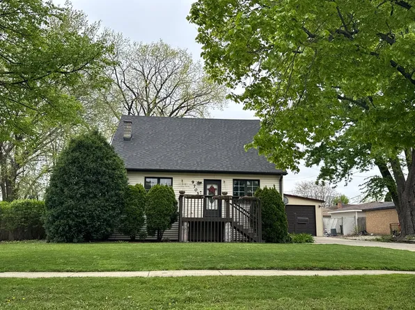9703 Ivanhoe Ave, Schiller Park, IL 60176