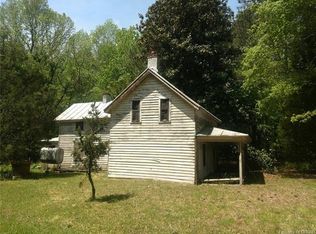 400 Hallieford Rd, Cobbs Creek, VA 23035