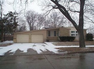 24000 Stratford Ave, Oak Park, MI 48237