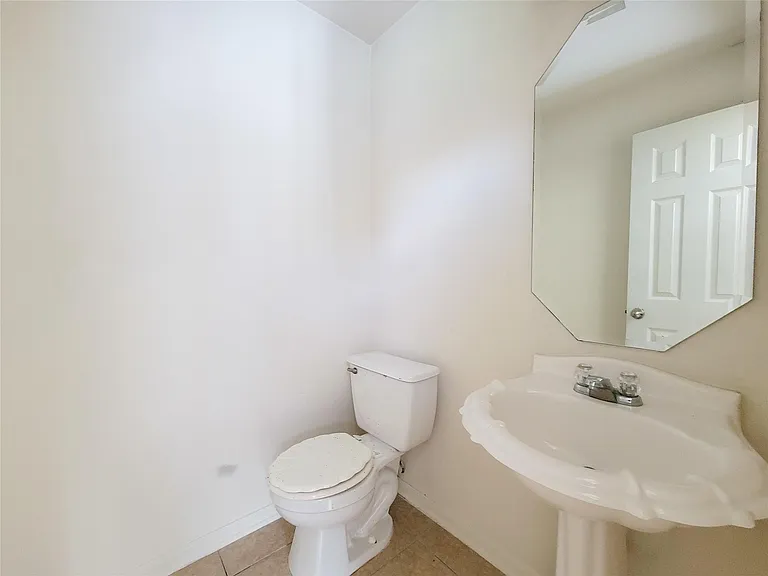2322 Oxford Point Ln — Photo 20