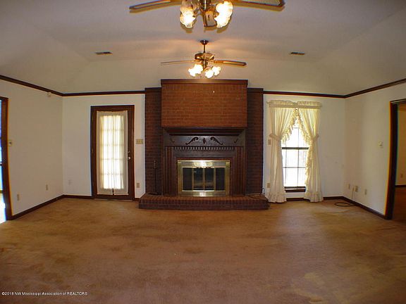 3rd image of 8995 Brookhollow Dr