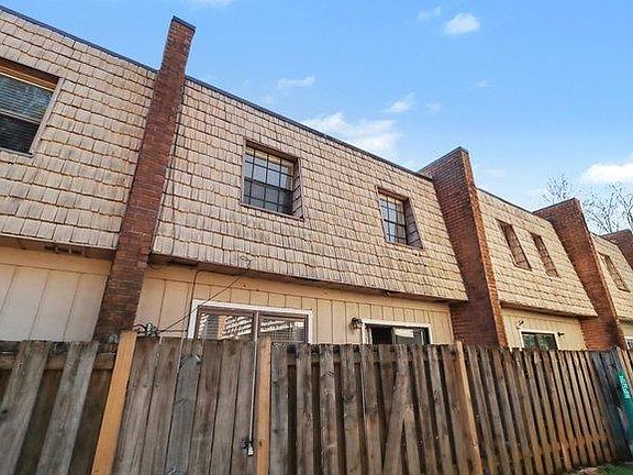 4th image of 1388 Wood Cir S