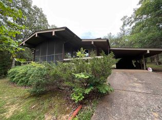 204 Cherokee Rd, Cherokee Village, AR 72529