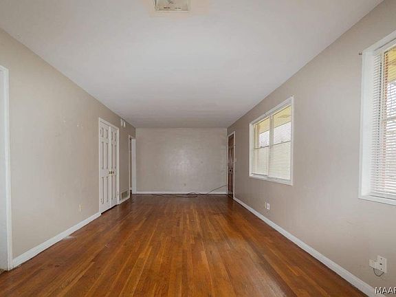 5th image of 208 Green Ridge Rd