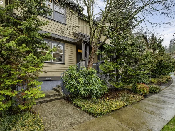10489 SW Windwood Way, Portland, OR 97225