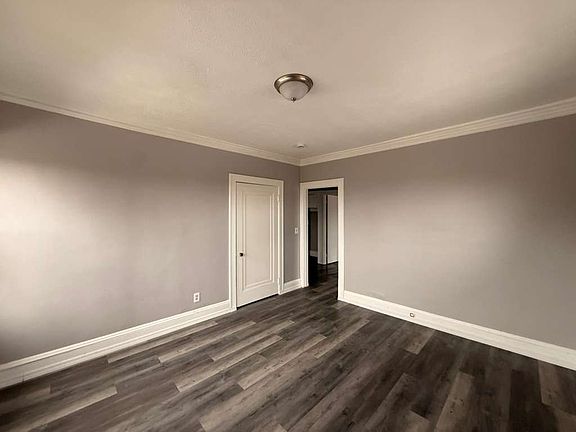4th image of 14300 Lakeshore Blvd #11