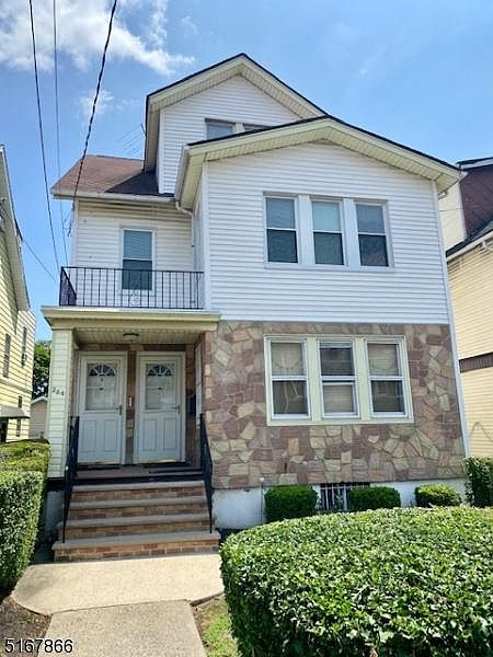 2nd image of 304 Myrtle Ave