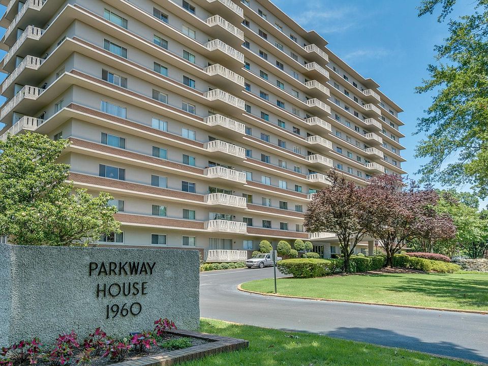 1st image of 1960 N Parkway Ave #905