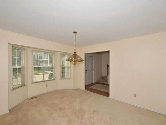 4th image of 7545 Terri Lynn Dr
