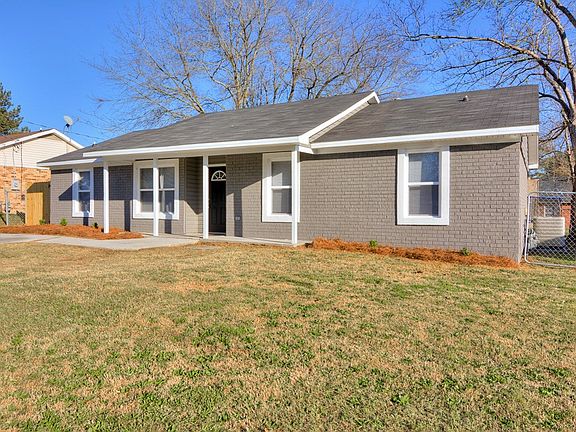3rd image of 2935 Dahlia Dr