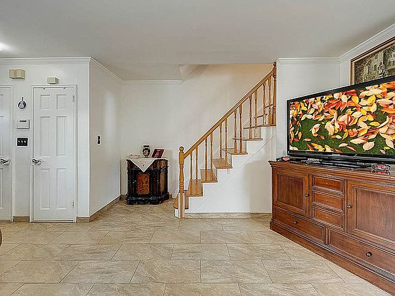 4th image of 2148 79th St
