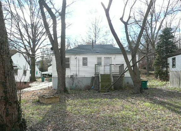 3rd image of 7955 Monroe Dr