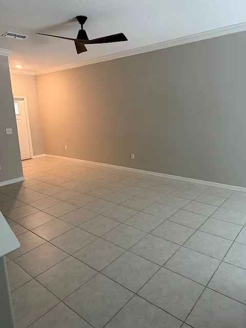 3 bed, 2.5 bath, 1634 sqft, $2,400 — Photo 3