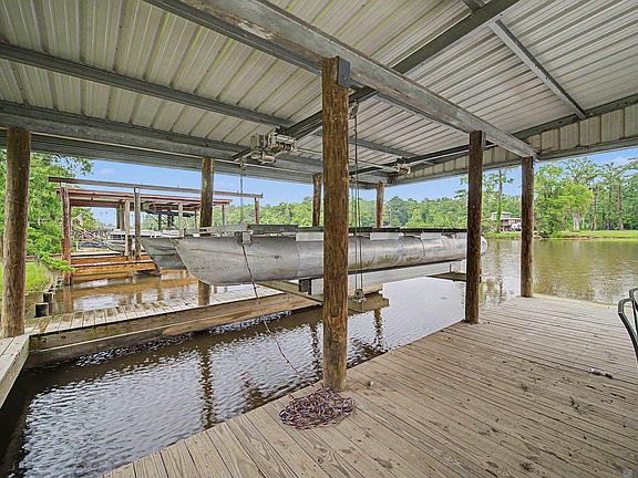3rd image of 18586 River Bend Rd