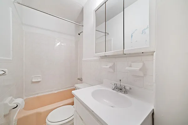 Rented by Bond New York | media 10